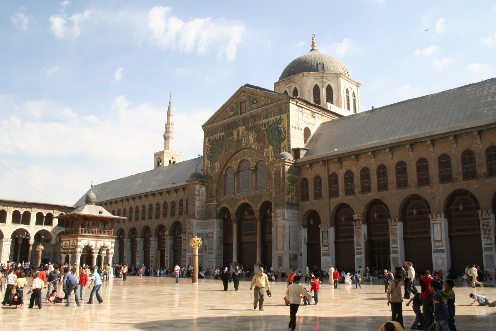 Open courtyard and surrounding arcades at the Umayyad Mosque